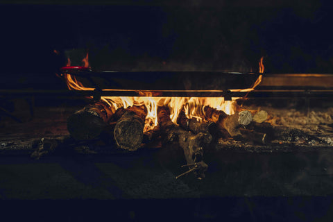 Imagen paellero al fuego