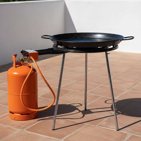 El Paeller Enameled Paella Pan - pan on an outdoor gas burner